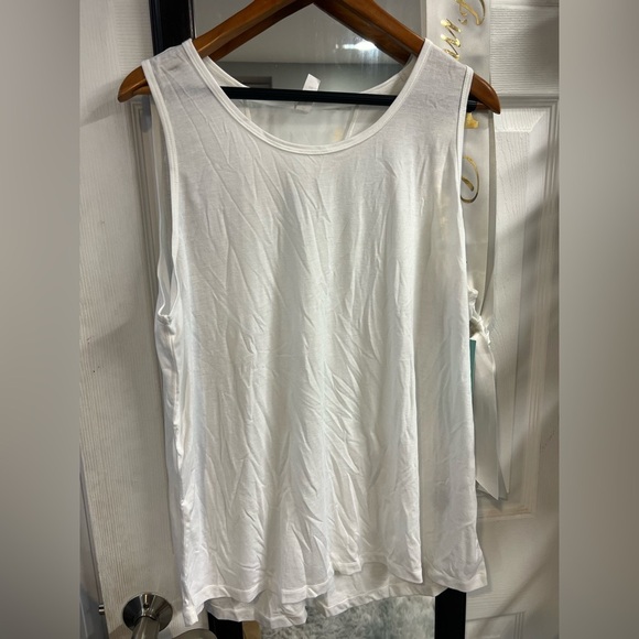 Ideology Tops - NWT Ideology Performance Tank White​